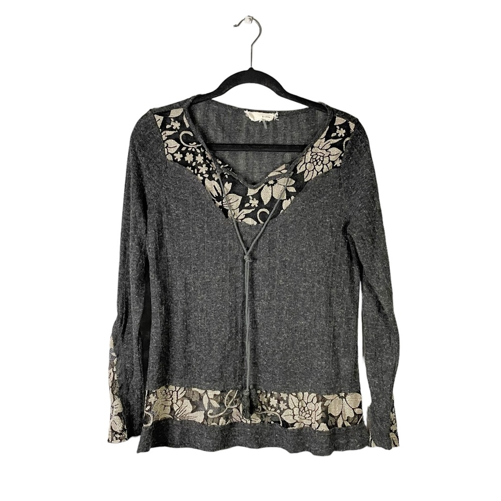 A’Reve Casual Boho Preppy Floral Accent Knit V Cut Long Sleeve Blouse Medium